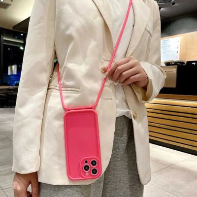Iphone coque 13 simple rose près du corps Bandoucord