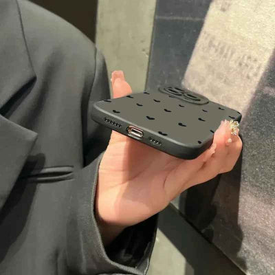 coque en silicone vue sur prise chargement Moncoeur