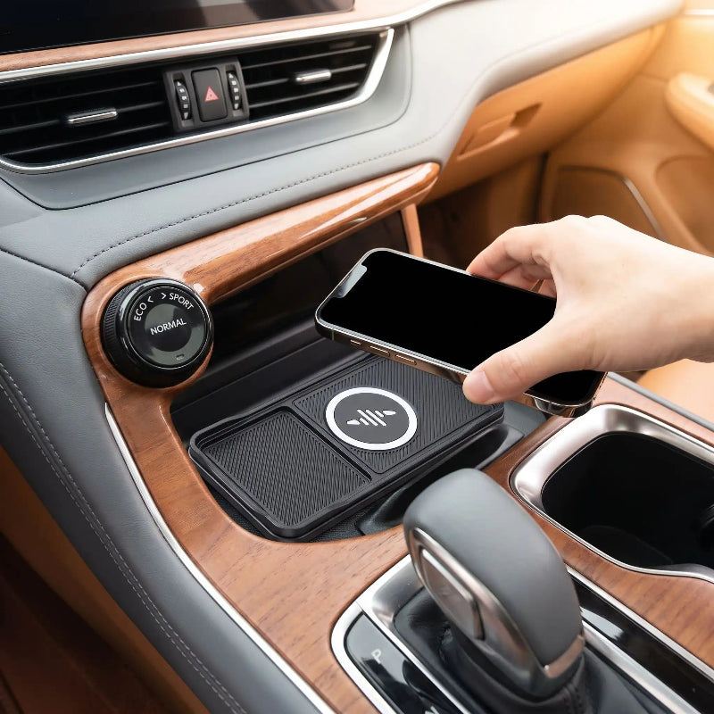 Chargeur induction dans la voiture mise en charge Inducharge