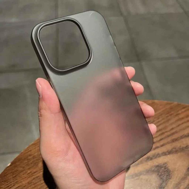 Coque transparente iPhone 13 grise foncé Transpalucide
