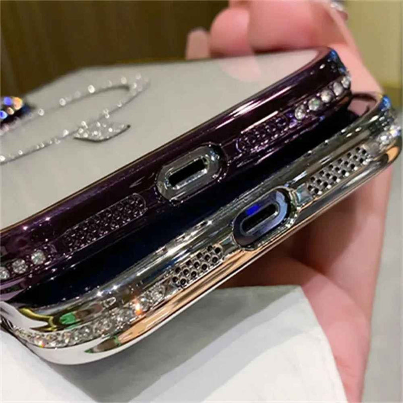 Coque transparente iphone 13 montree de profil boutons accessibles Brilleprotect