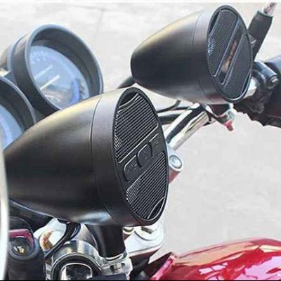 Enceinte sans fil Bluetooth version noire mis sur moto Vélomotoson