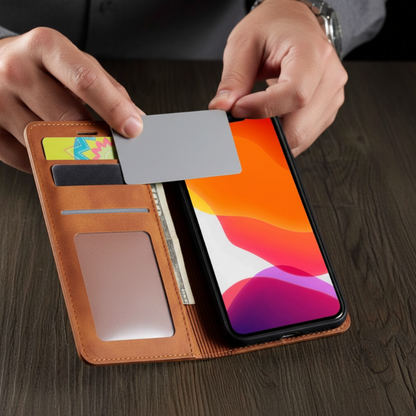 Etuis telephone homme glissant une carte bancaire dans l etui portefeuille Rabacuir