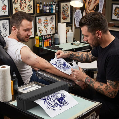 Imprimante thermique homme tatoueur colle dessin sur bras Transfertatou