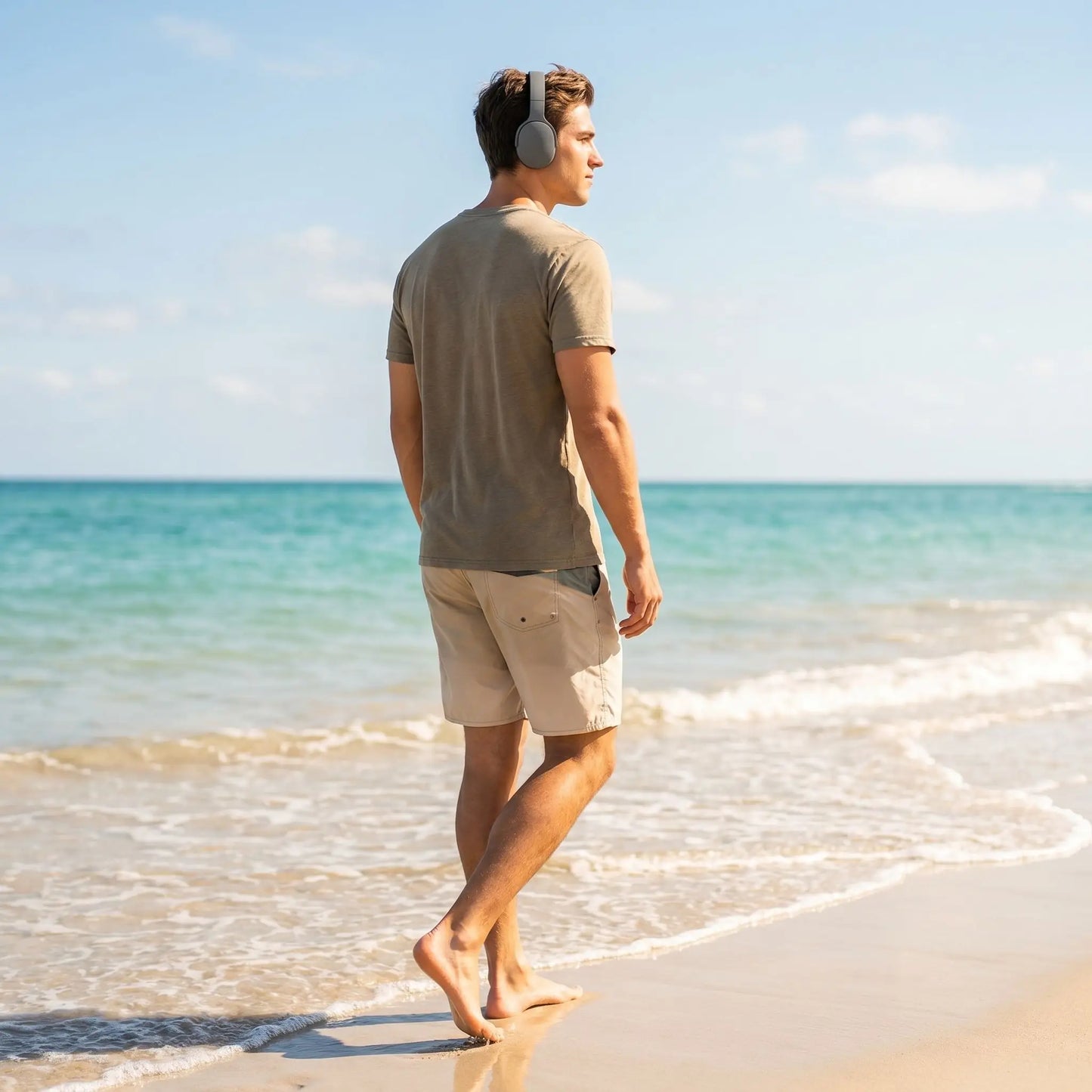 casque audio bluetooth homme près mer Jeuhifi