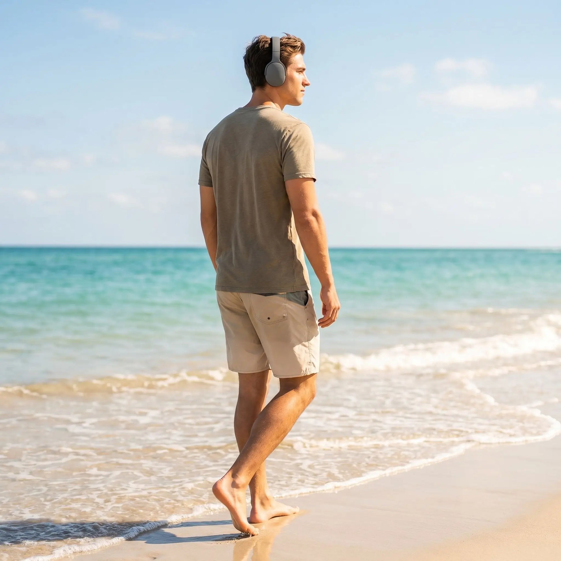 casque audio bluetooth homme près mer Jeuhifi