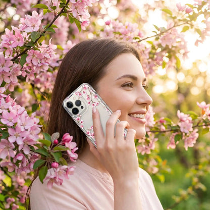 coque iPhone 13 pro transparente dame au téléphone dans pommiers sauvages Fleurpom