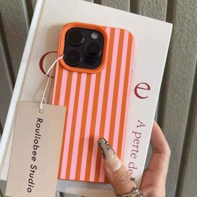 coque iphone 15 couleur rayure orange et rose Pyjama