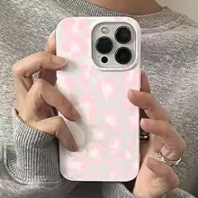 coque iphone 15 plus dessin rose Léopard