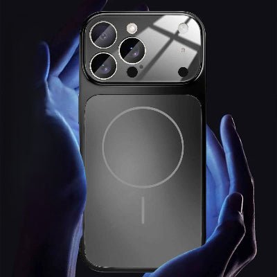 coque iphone 16 pro max entre les mains beauté Origiverre
