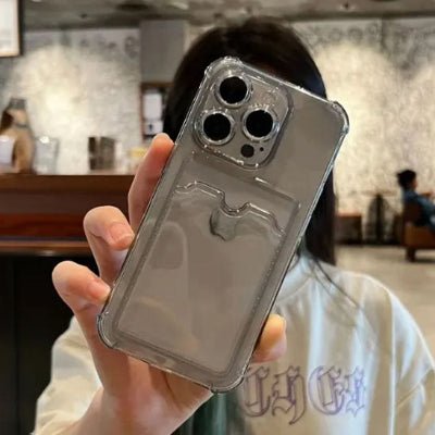 coque transparente Iphone 13 vue de la pochette réserve Totaltranspa