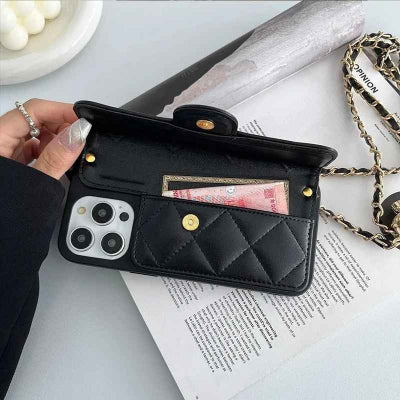 pochettte bandouillère téléphone présentaiton sur table Matelassee