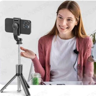 trépied téléphone demoiselle en conversation vidéo Trépicommand
